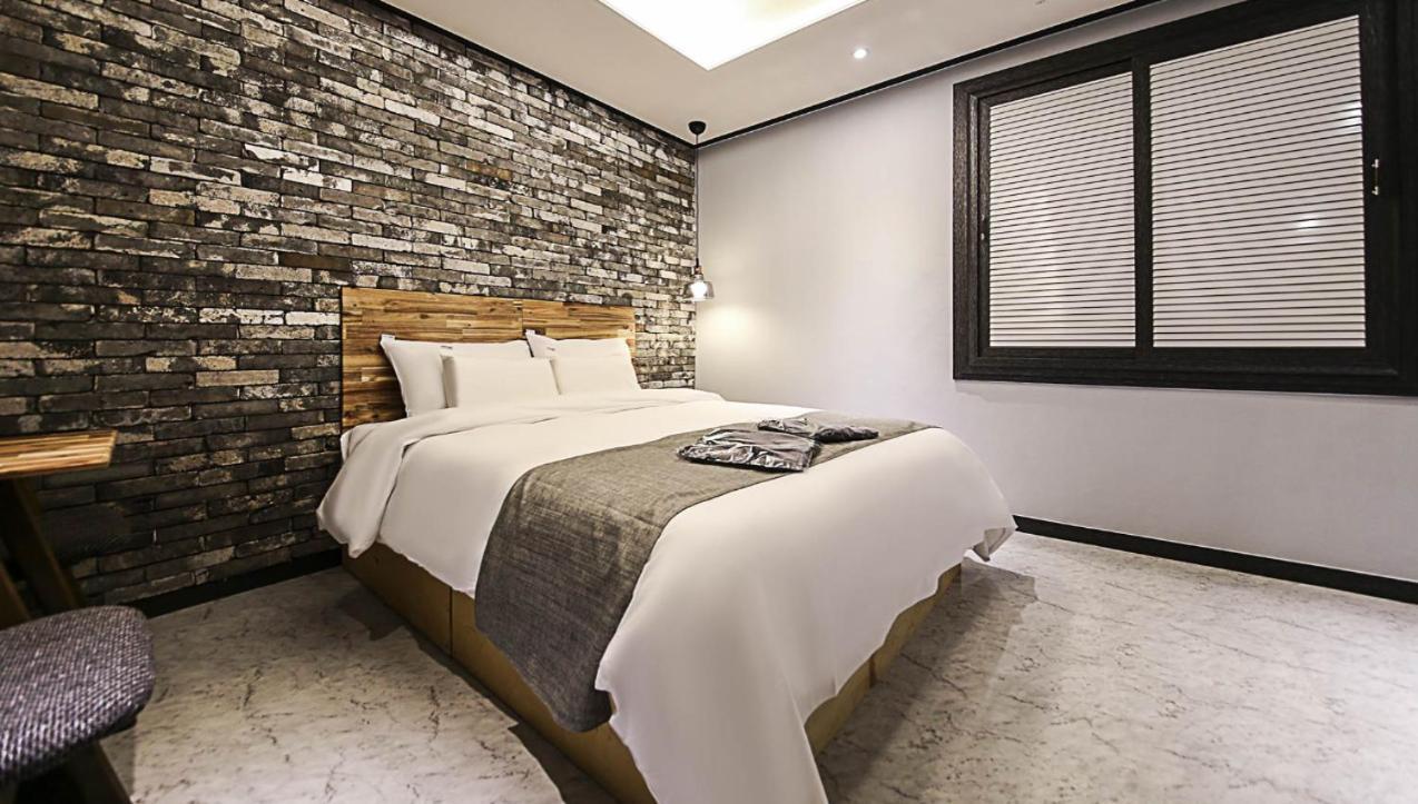 Hotel Parfe Cheonan Bagian luar foto