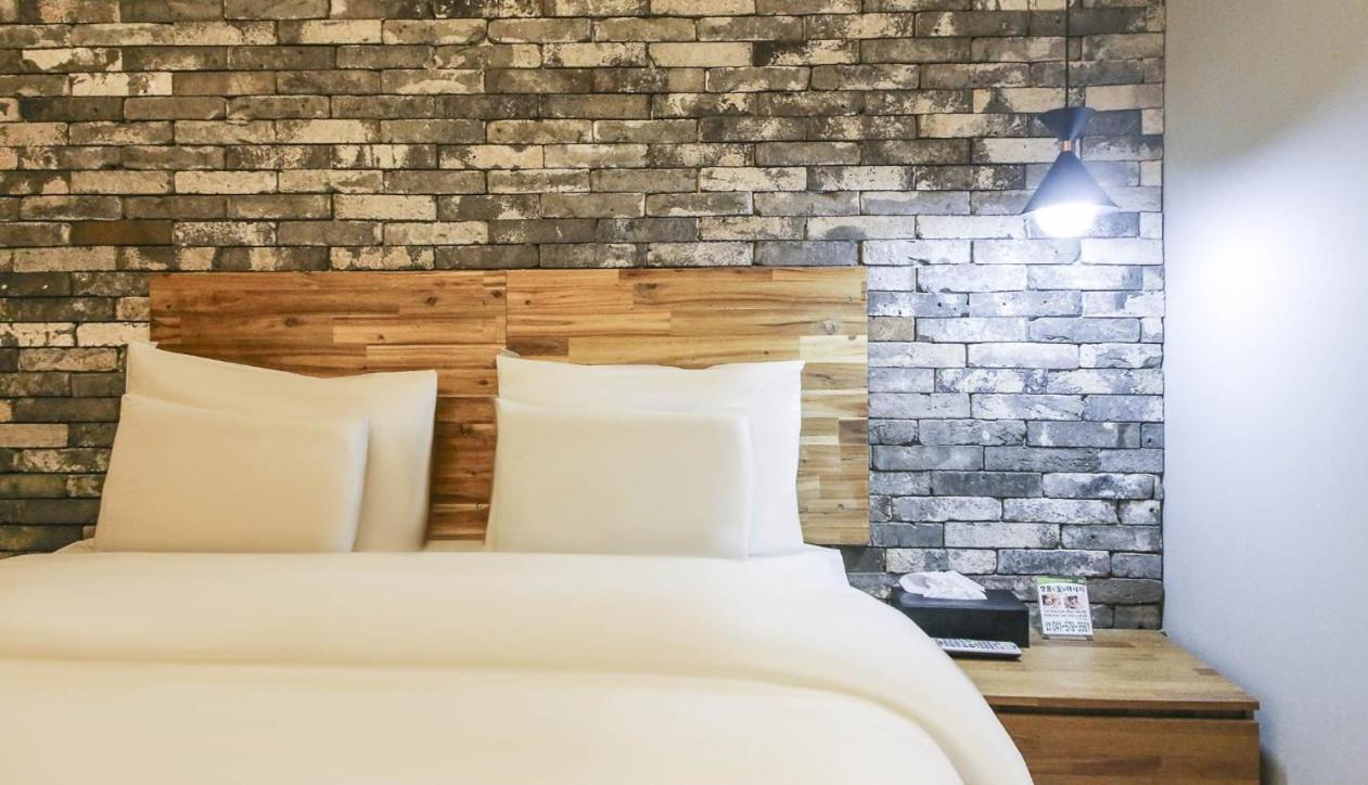 Hotel Parfe Cheonan Bagian luar foto