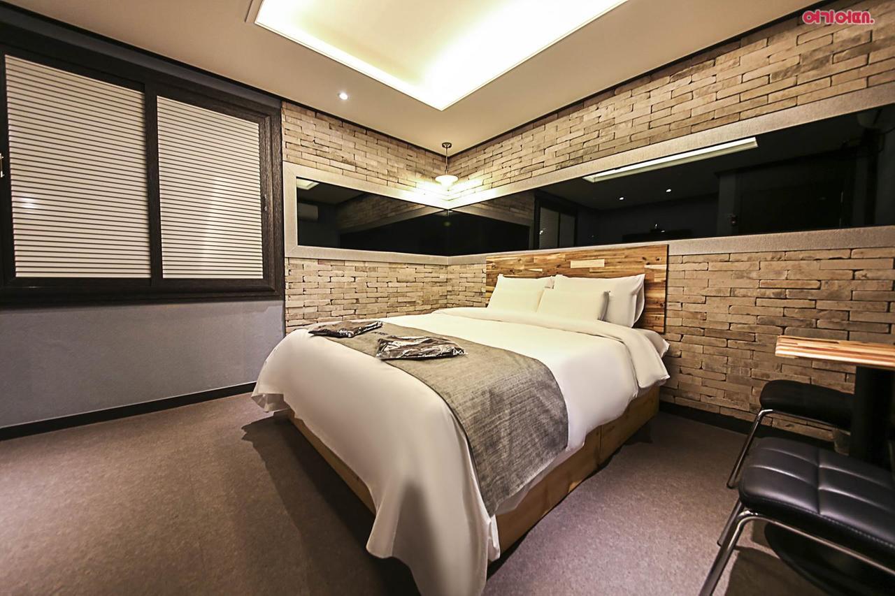 Hotel Parfe Cheonan Bagian luar foto