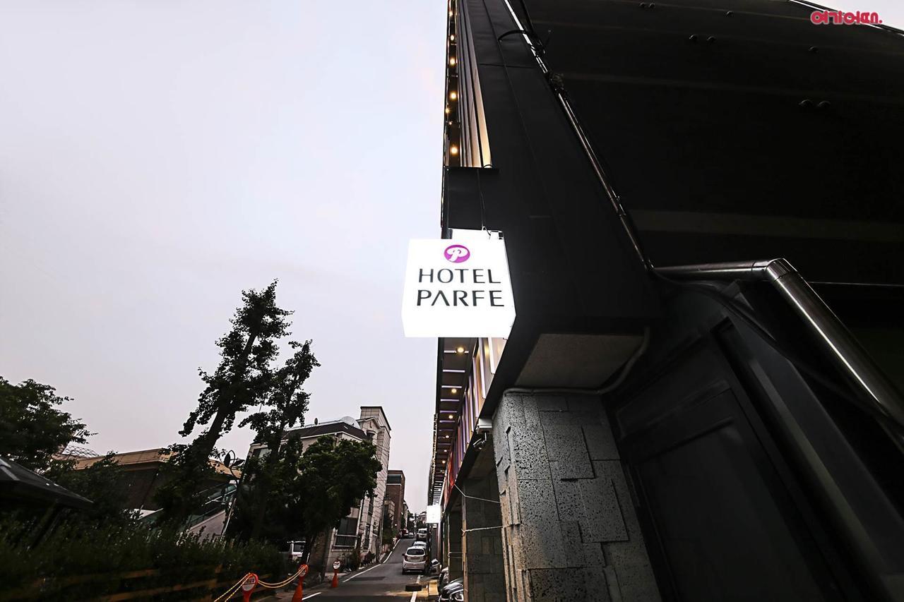 Hotel Parfe Cheonan Bagian luar foto