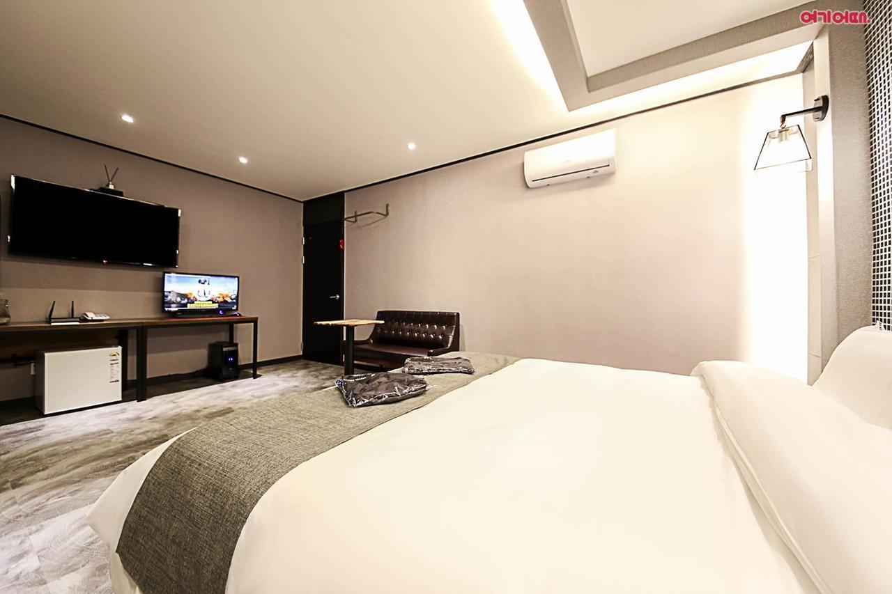 Hotel Parfe Cheonan Bagian luar foto