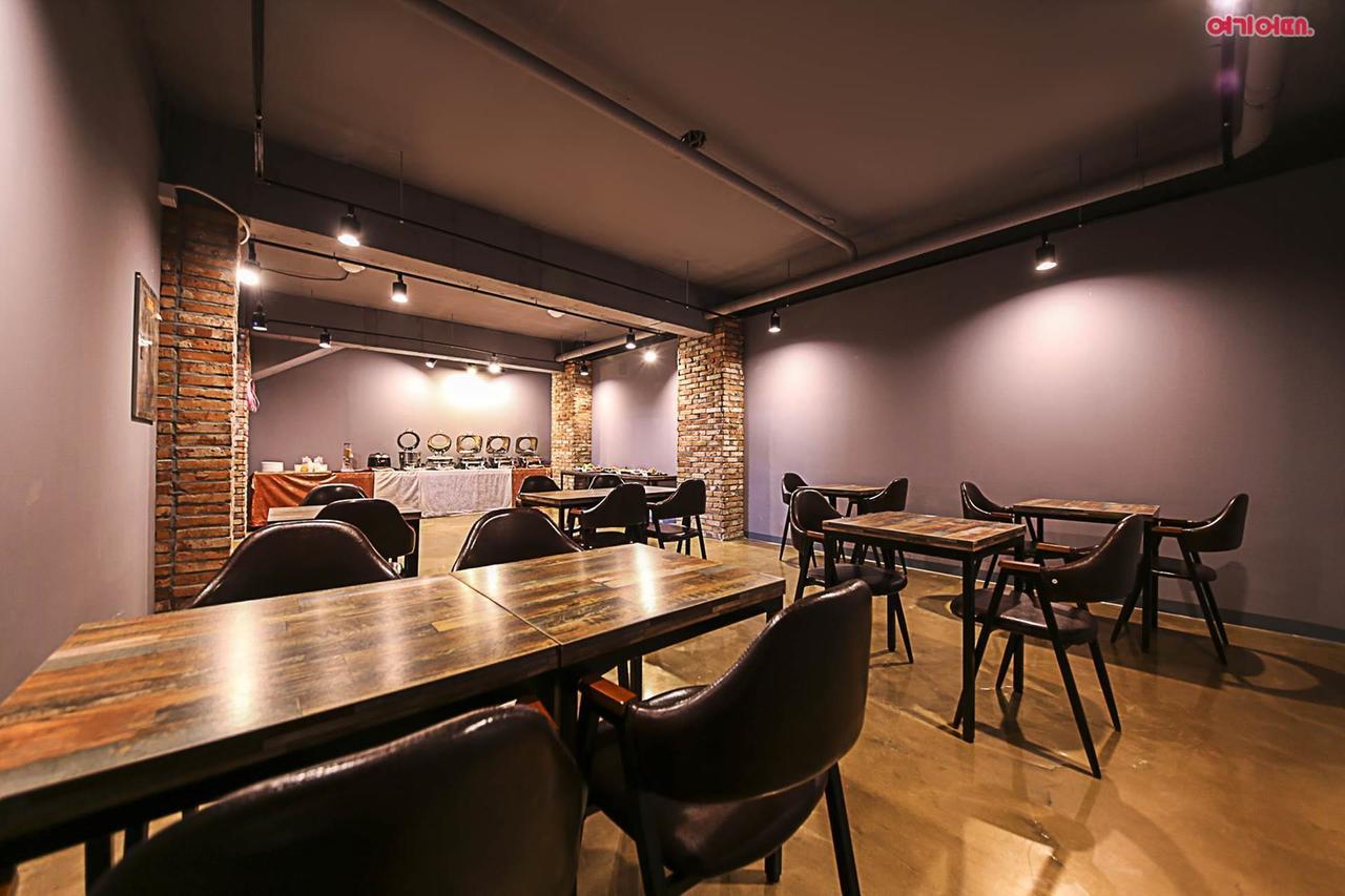 Hotel Parfe Cheonan Bagian luar foto