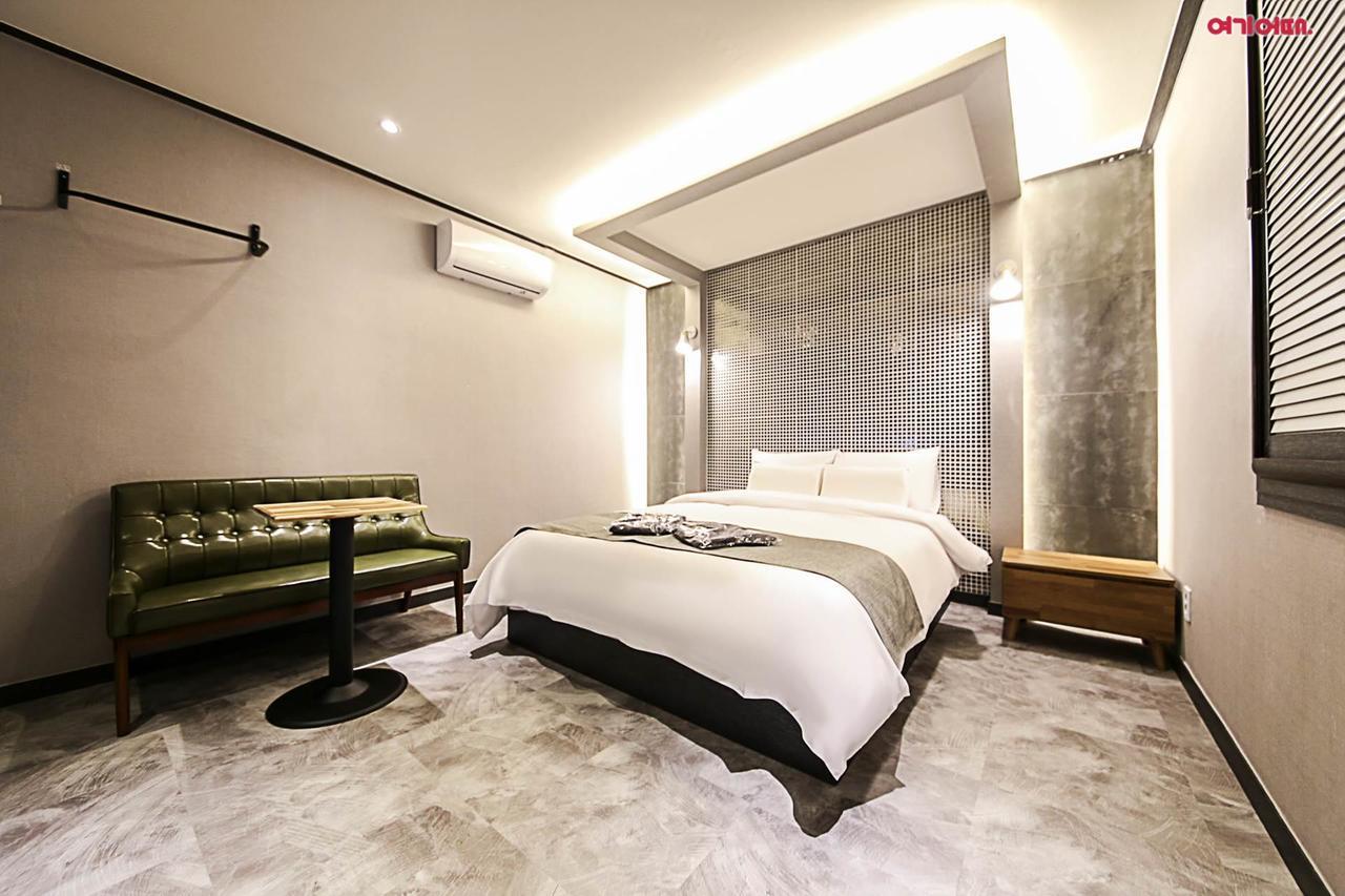 Hotel Parfe Cheonan Bagian luar foto