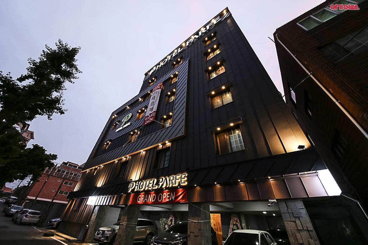 Hotel Parfe Cheonan Bagian luar foto
