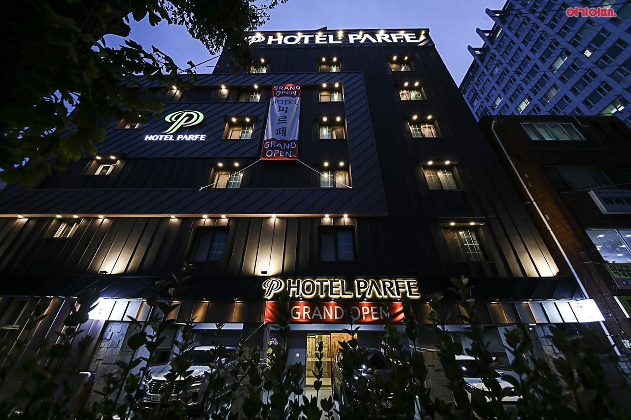 Hotel Parfe Cheonan Bagian luar foto
