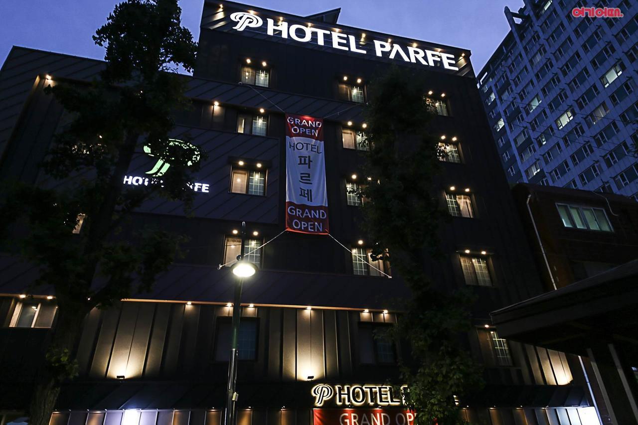 Hotel Parfe Cheonan Bagian luar foto