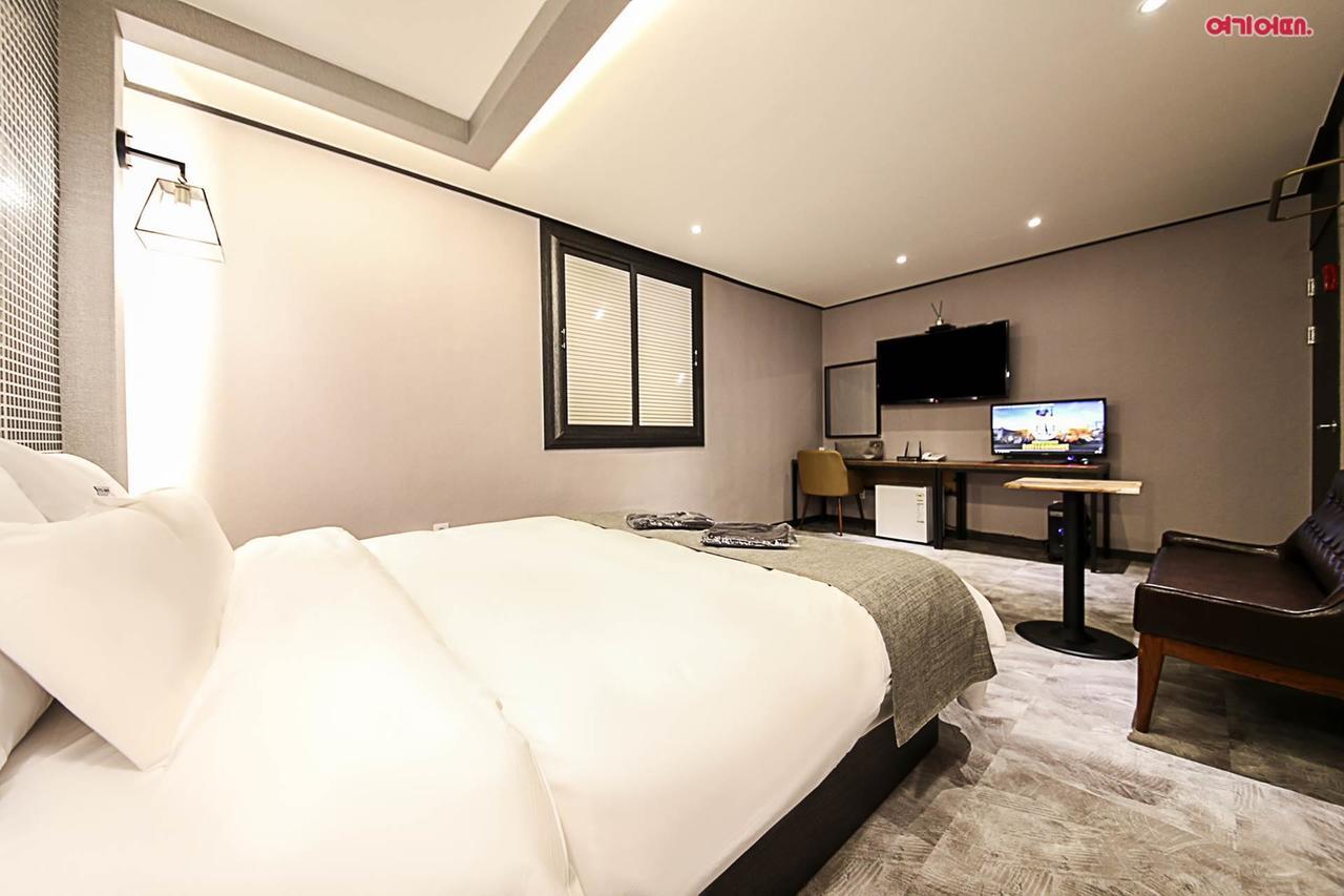 Hotel Parfe Cheonan Bagian luar foto