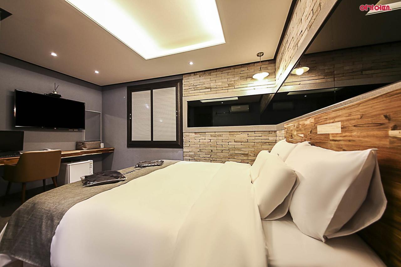 Hotel Parfe Cheonan Bagian luar foto