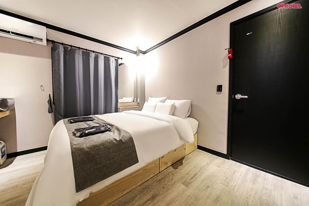 Hotel Parfe Cheonan Bagian luar foto