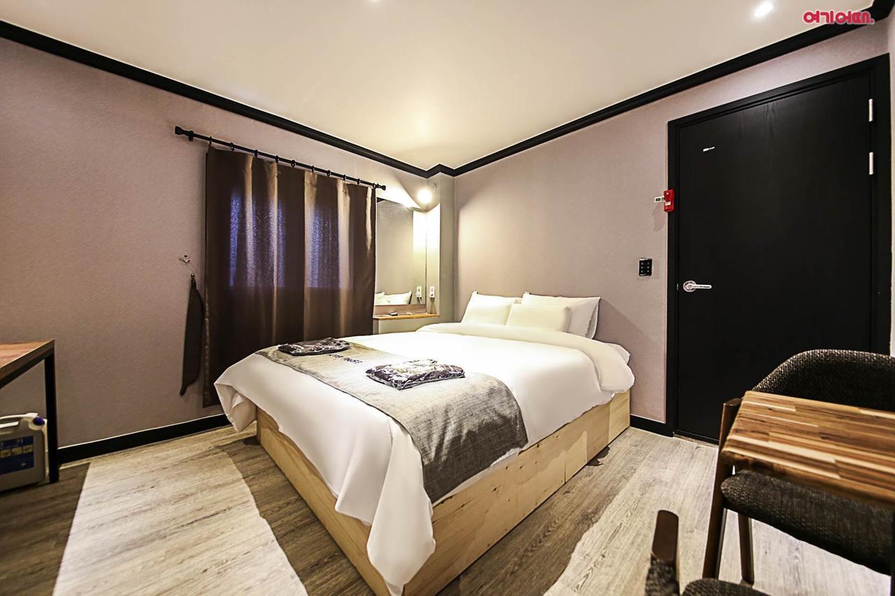 Hotel Parfe Cheonan Bagian luar foto